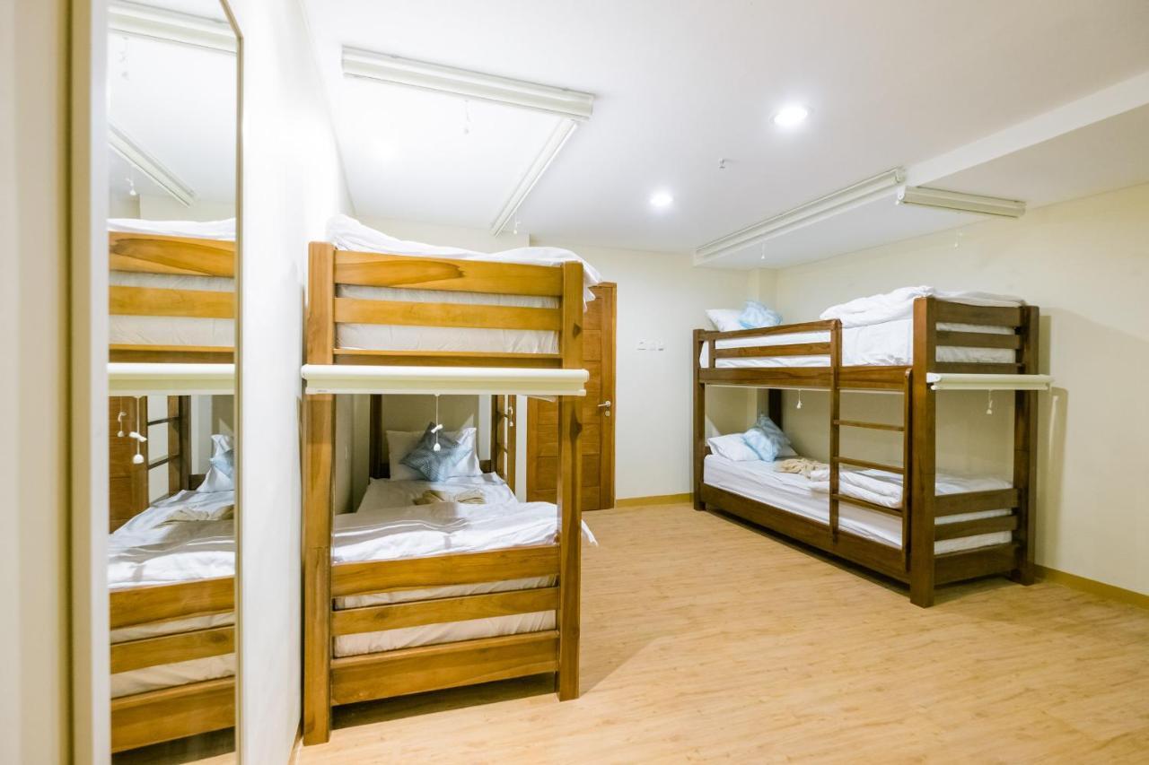 Caroline Hostel Canggu Kültér fotó