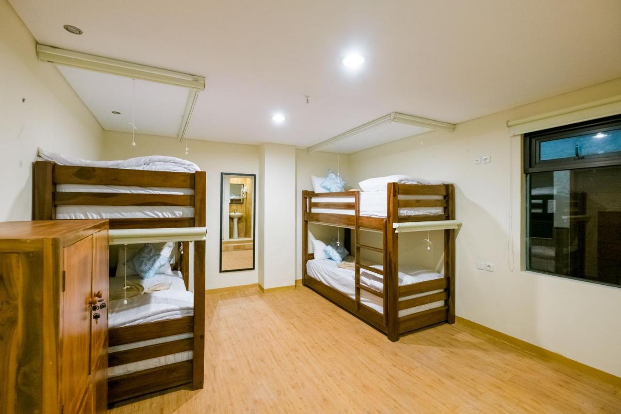 Caroline Hostel Canggu Kültér fotó